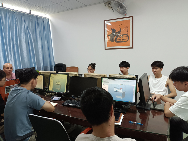 万江天骄产品设计班上课现场 (16).jpg