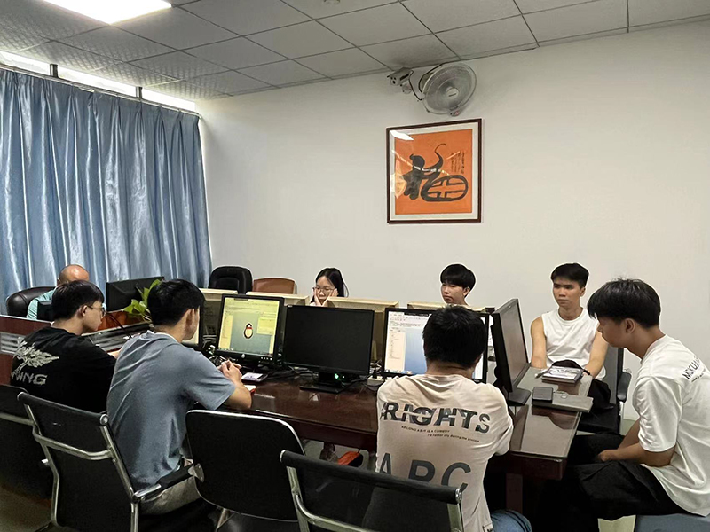 万江天骄产品设计班上课现场 (2).jpg