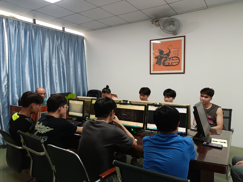 万江天骄产品设计班上课现场 (17).jpg