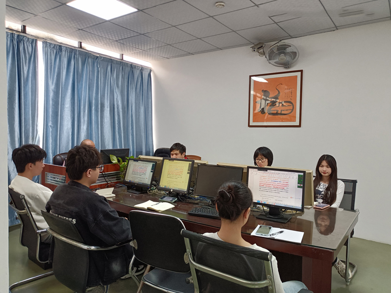 东莞万江天骄设计班老师上课中