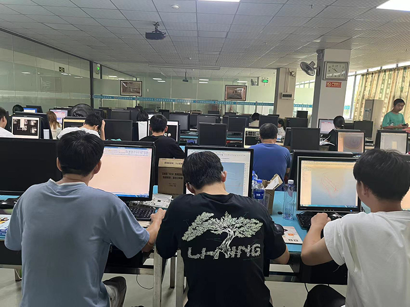 东莞万江天骄职校设计班练习大厅